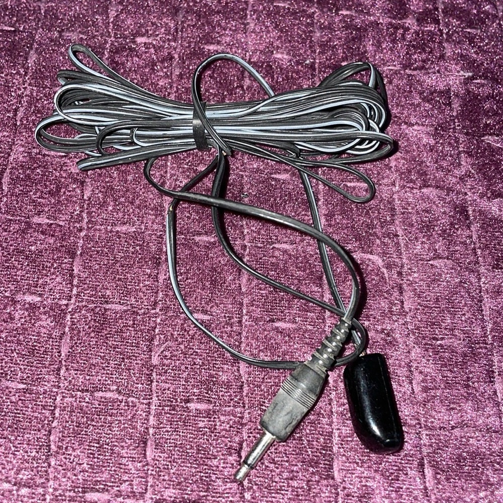 IR external extender for remote control use with 3.5mil jack